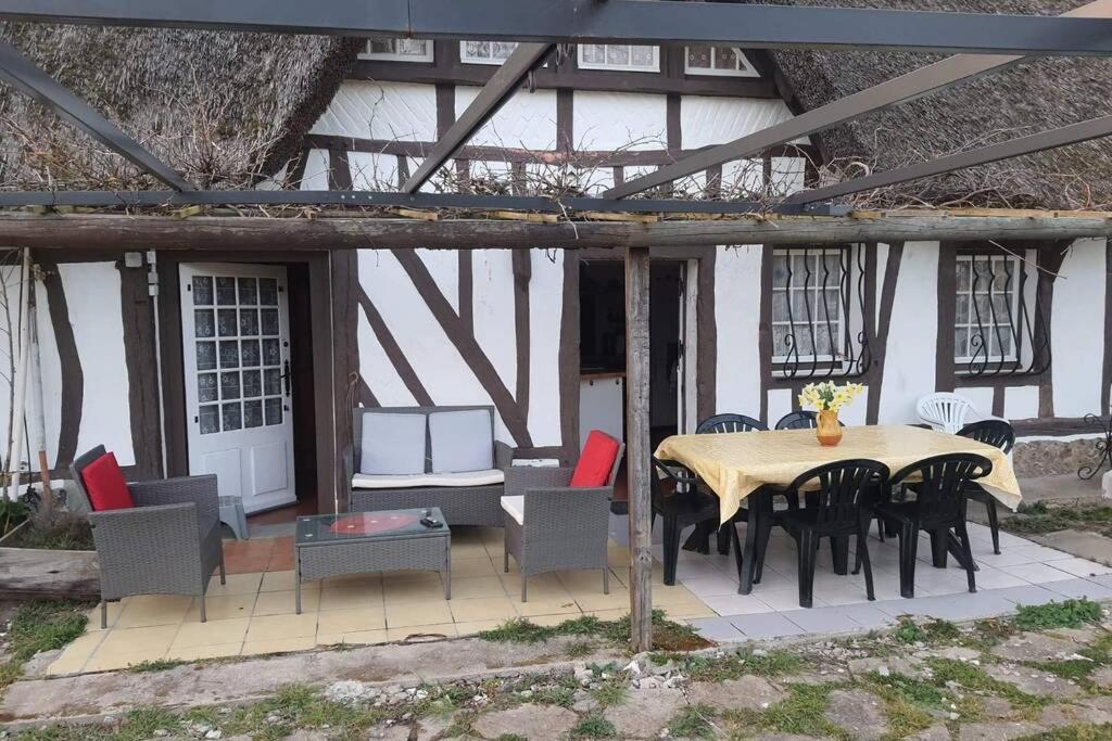 Chaumiere Du Chateau D'O Et Sa Mini Ferme ,Gite 21Couchages Goupil-Othon Exterior photo